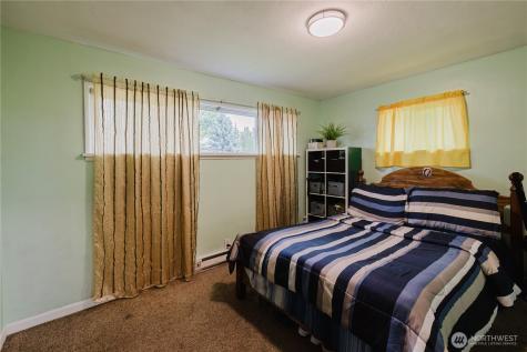 3415 9th Street Bremerton WA 98312