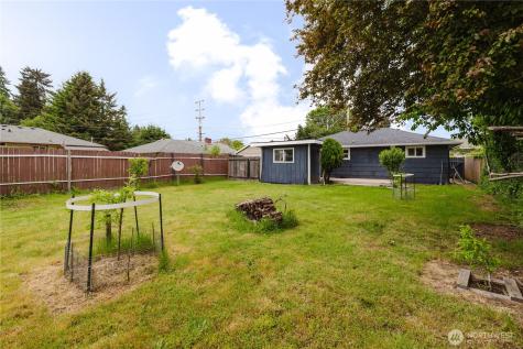 3415 9th Street Bremerton WA 98312