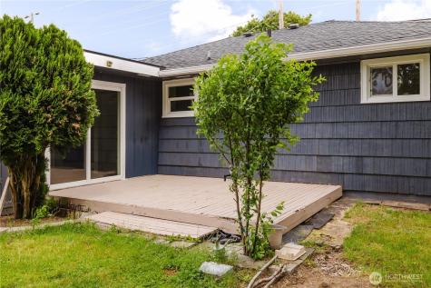 3415 9th Street Bremerton WA 98312