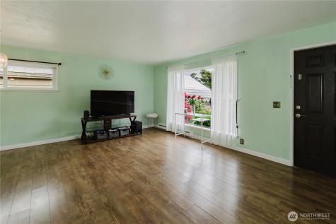 3415 9th Street Bremerton WA 98312