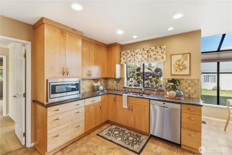 3506 Haines Street Port Townsend WA 98368