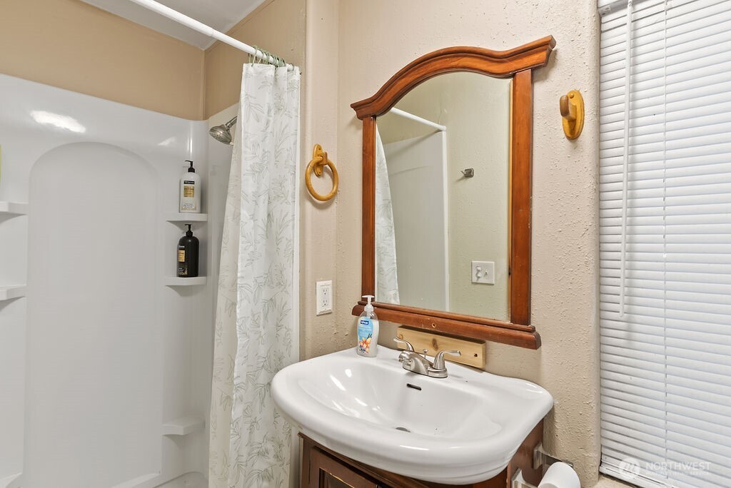 8817 Clearwater Lane SE Port Orchard WA 98367