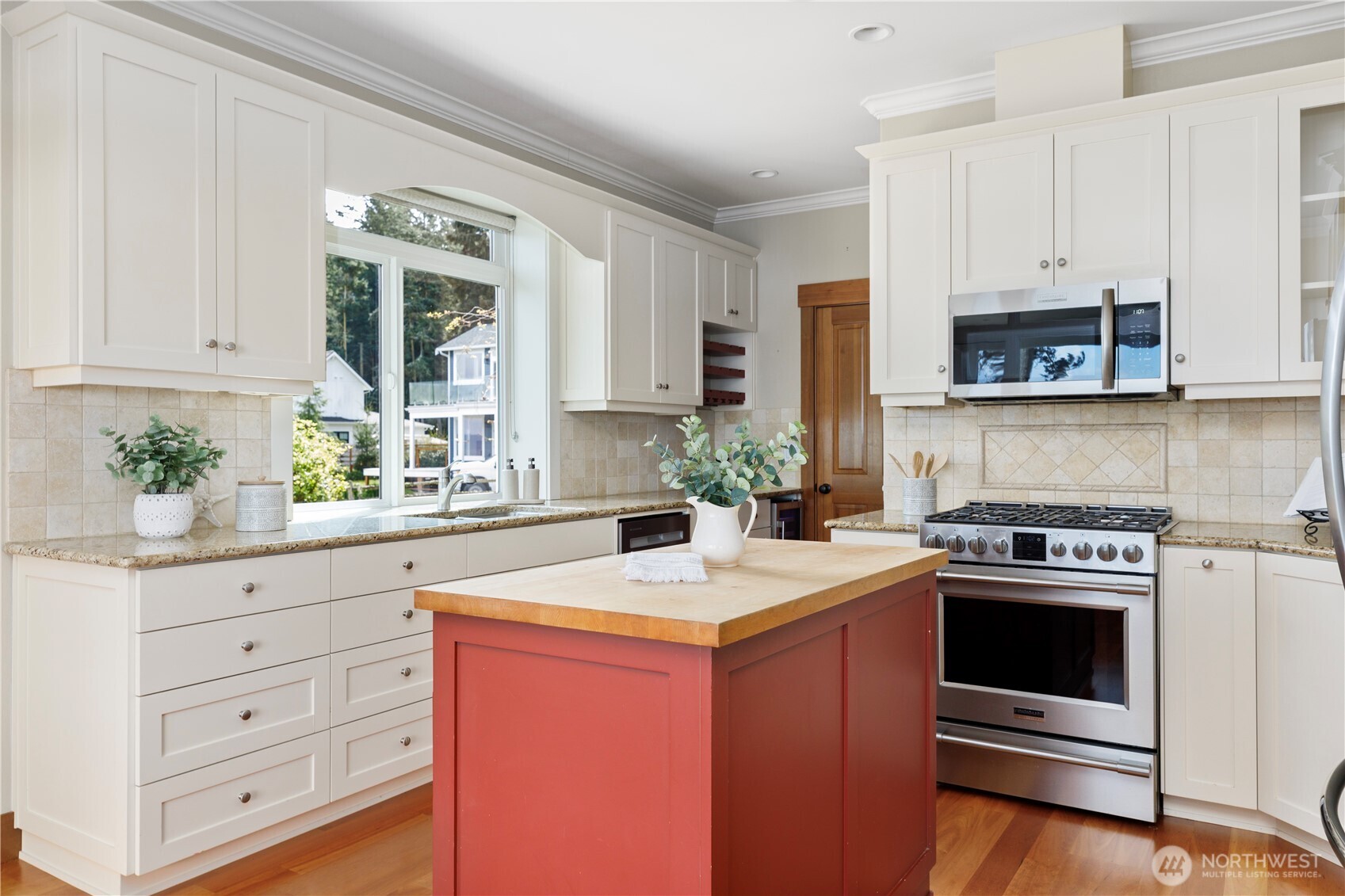 1202 NE Burnham Place Coupeville WA 98239