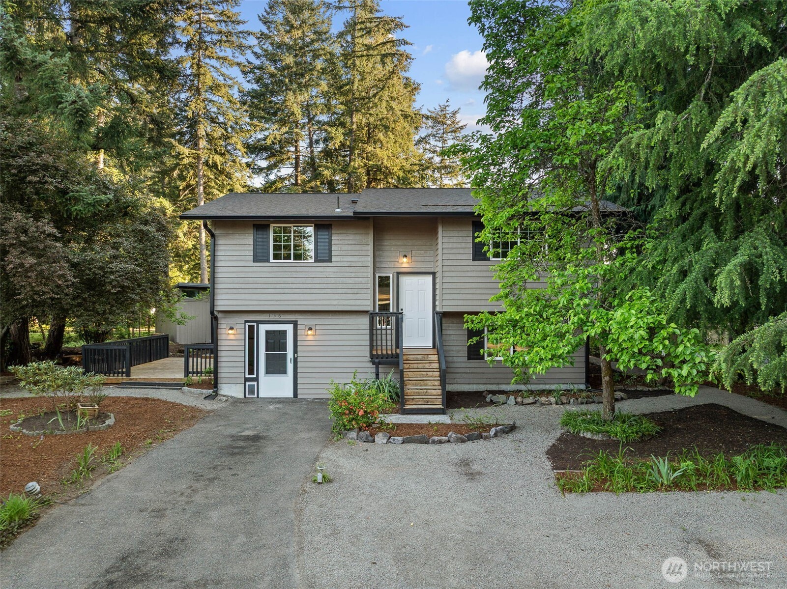 136 Rainier Acres Road SE Rainier WA 98576