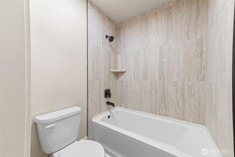 136 Rainier Acres Road SE Rainier WA 98576