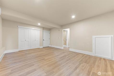 136 Rainier Acres Road SE Rainier WA 98576