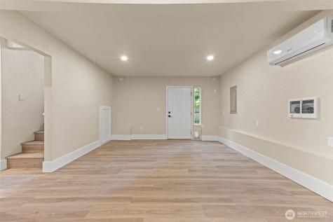 136 Rainier Acres Road SE Rainier WA 98576