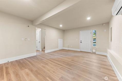 136 Rainier Acres Road SE Rainier WA 98576