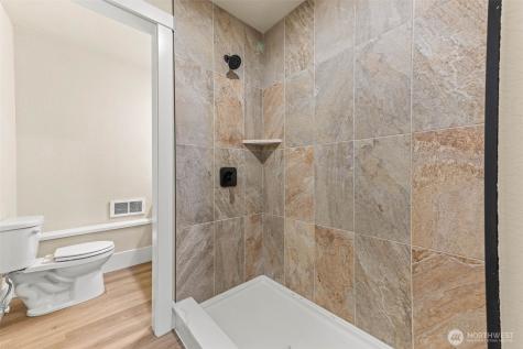 136 Rainier Acres Road SE Rainier WA 98576