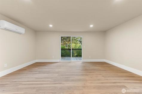 136 Rainier Acres Road SE Rainier WA 98576