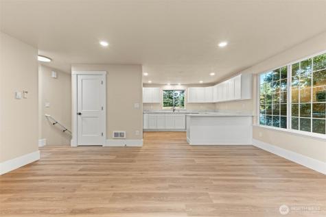 136 Rainier Acres Road SE Rainier WA 98576