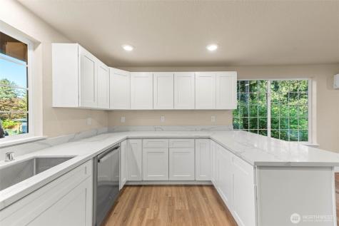 136 Rainier Acres Road SE Rainier WA 98576