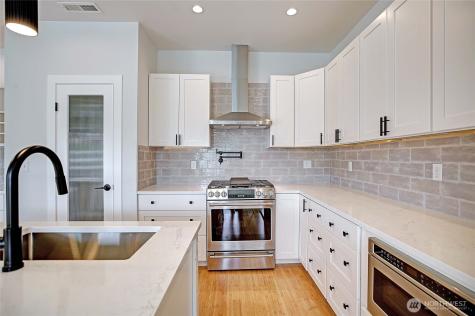 1458 Larkspur Lane Camano Island WA 98282