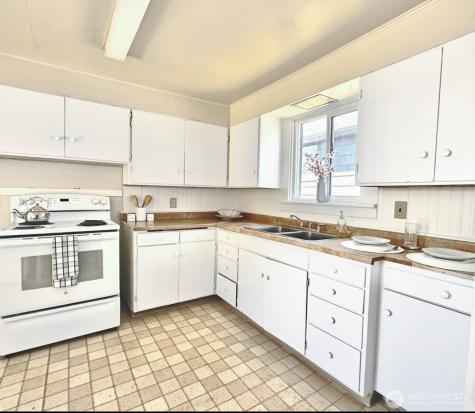 1202 W Perry Street W Aberdeen WA 98520