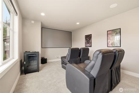 24387 NE 24th Street Sammamish WA 98074