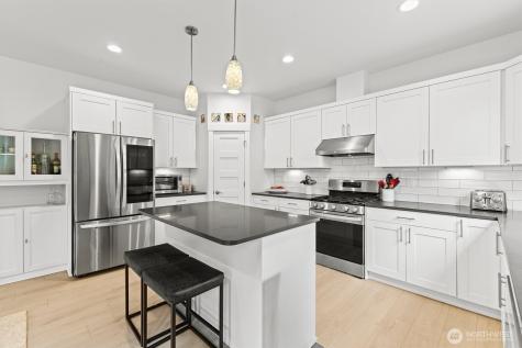 2051 Lexington Avenue Blaine WA 98230