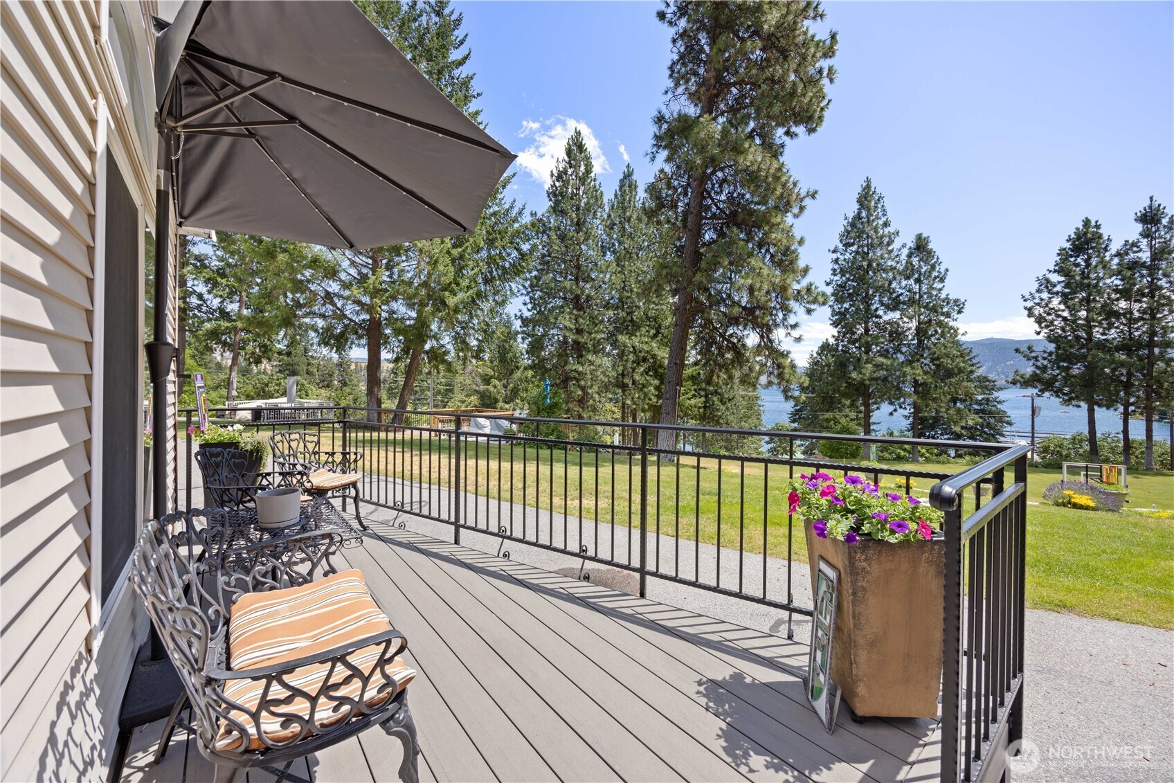 11155 South Lakeshore Road Chelan WA 98816