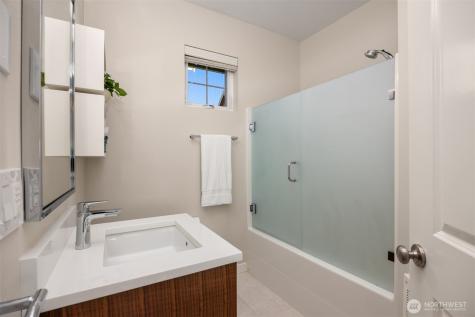 1936 17th Avenue NE Issaquah WA 98029