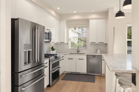 1936 17th Avenue NE Issaquah WA 98029