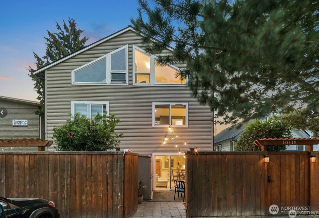 10319 Midvale Avenue N Seattle WA 98133