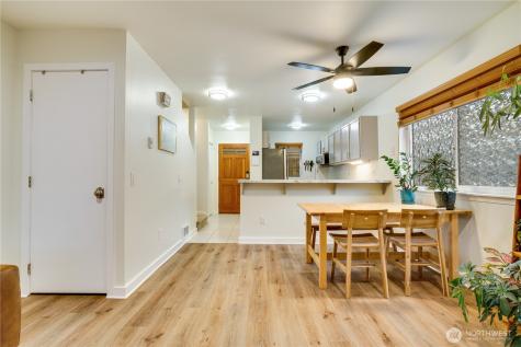10319 Midvale Avenue N Seattle WA 98133