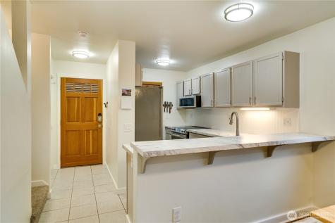 10319 Midvale Avenue N Seattle WA 98133