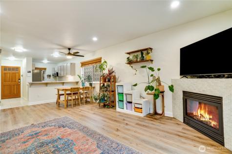 10319 Midvale Avenue N Seattle WA 98133