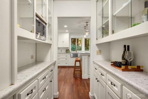 14440 Sunrise Drive NE Bainbridge Island WA 98110