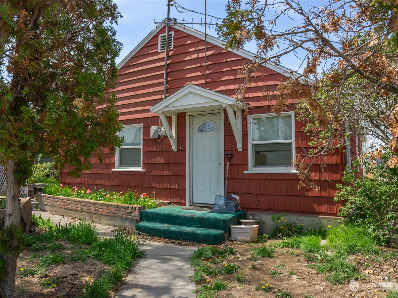 323 Buttercup Street S Soap Lake WA 98851