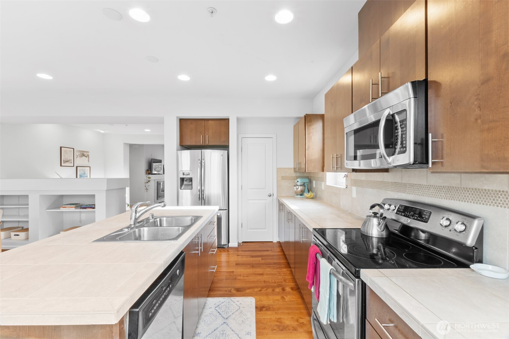 15720 Manor Way Lynnwood WA 98087