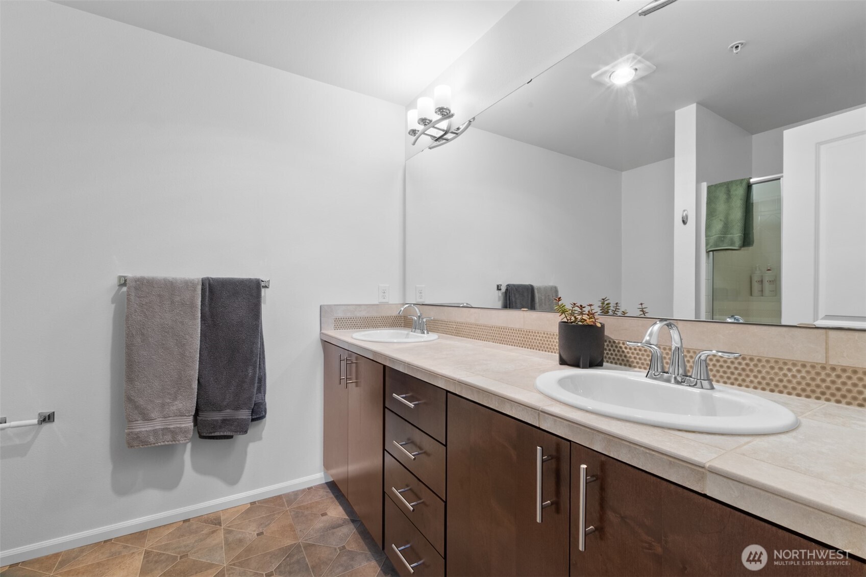 15720 Manor Way Lynnwood WA 98087