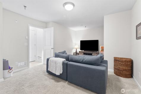 15720 Manor Way Lynnwood WA 98087