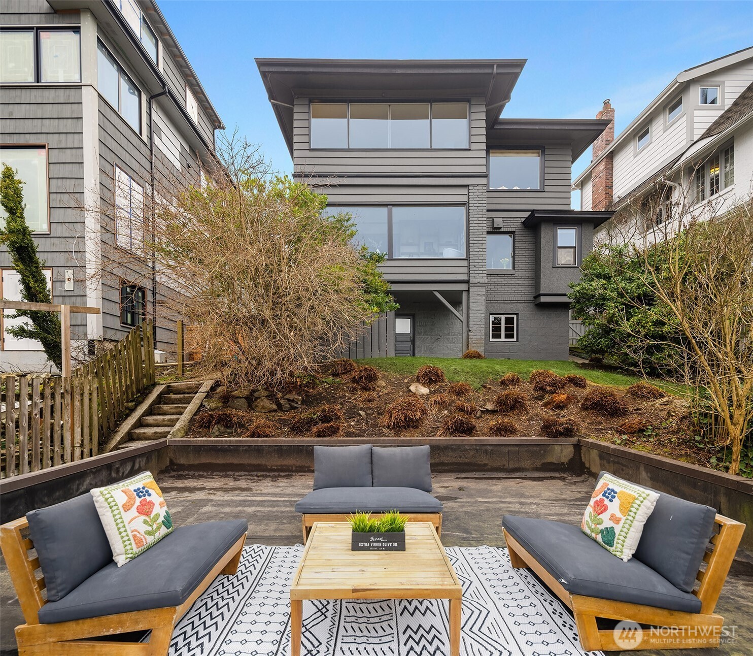 1208 E Newton Street Seattle WA 98102