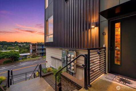 3104 SW Avalon Way Seattle WA 98126