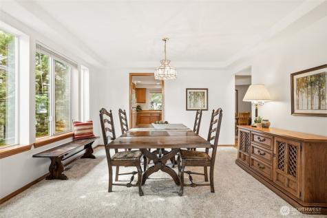 32413 7th Avenue SW Federal Way WA 98023