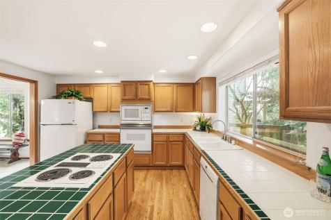 32413 7th Avenue SW Federal Way WA 98023