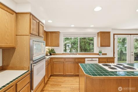 32413 7th Avenue SW Federal Way WA 98023