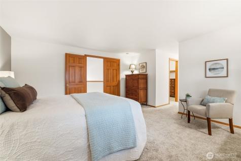 32413 7th Avenue SW Federal Way WA 98023