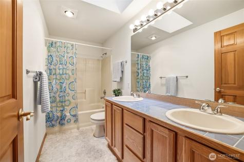 32413 7th Avenue SW Federal Way WA 98023