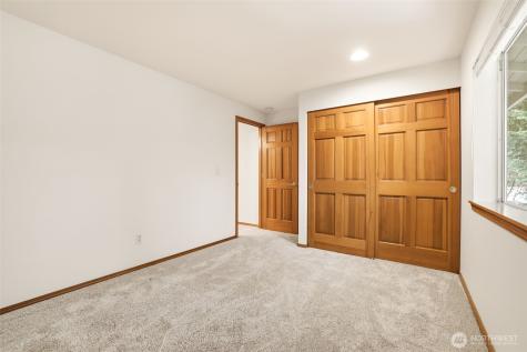 32413 7th Avenue SW Federal Way WA 98023
