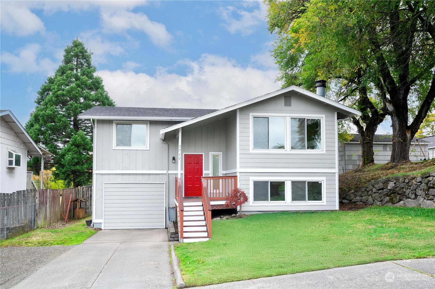 1711 S 52nd Street Tacoma WA 98408