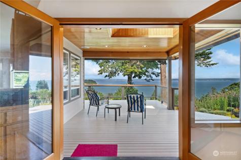 695 Hawthorne Lane Camano Island WA 98282