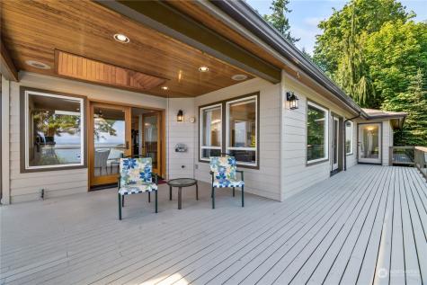 695 Hawthorne Lane Camano Island WA 98282