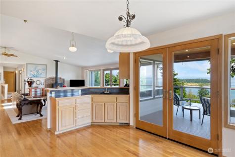 695 Hawthorne Lane Camano Island WA 98282