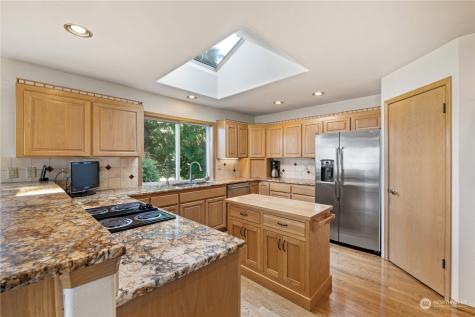 695 Hawthorne Lane Camano Island WA 98282