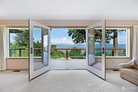 695 Hawthorne Lane Camano Island WA 98282