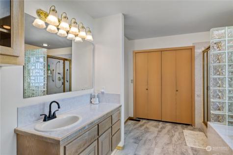 695 Hawthorne Lane Camano Island WA 98282