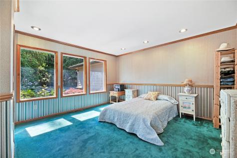 695 Hawthorne Lane Camano Island WA 98282