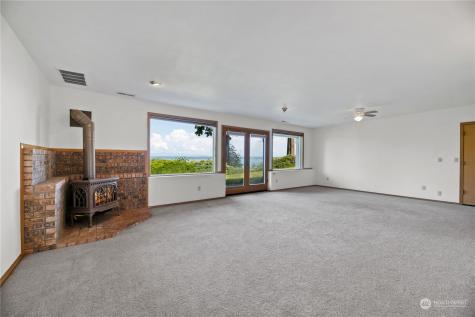 695 Hawthorne Lane Camano Island WA 98282