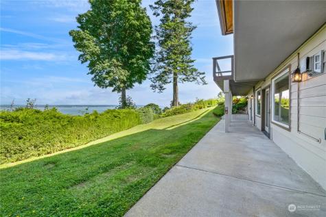 695 Hawthorne Lane Camano Island WA 98282